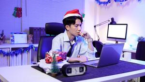 Arbeit an Weihnachten? So viele Menschen sind im Urlaub für den Job kontaktierbar.