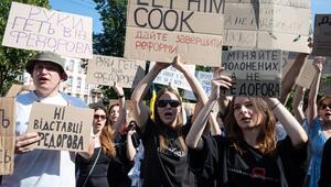 Proteste in Kiew nach Entlassung von Verteidigungsminister