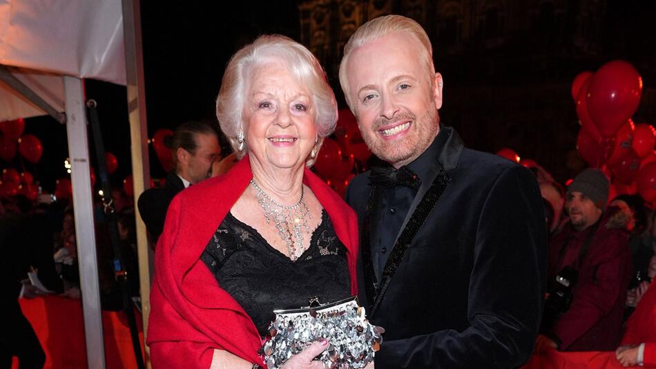 Ross Antony und Mama Vivien haben gemeinsam den Semperopernball in Dresden besucht.