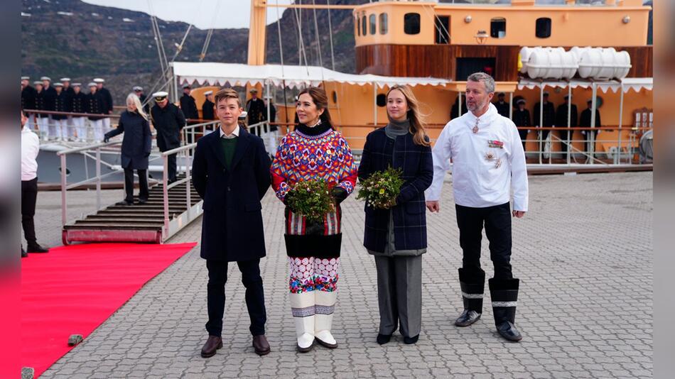 König Frederik und Königin Mary setzten am vierten Tag ihres Grönland-Besuchs auf die ...