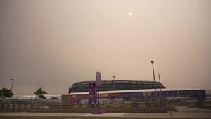 Waldbrand-Qualm hüllt WM-Final-Stadion ein