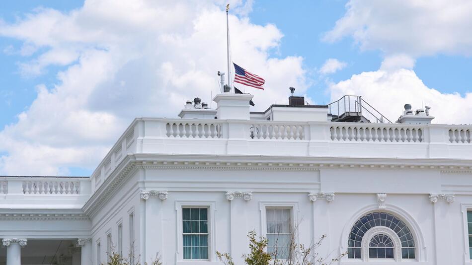 Trump setzt Flaggen auf halbmast nach Todesschüssen auf Kinder