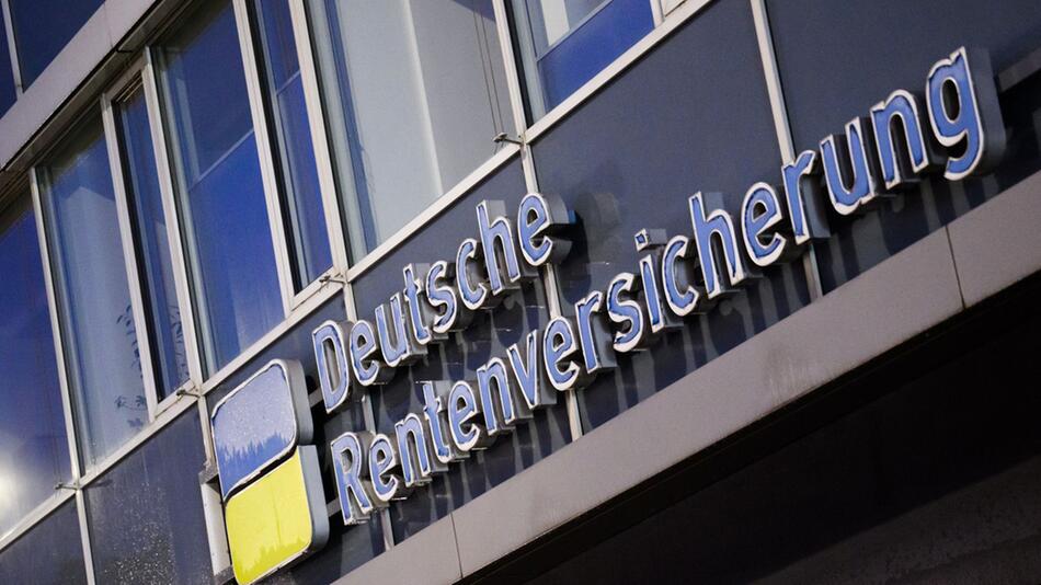 "Deutsche Rentenversicherung" an einer Fassade