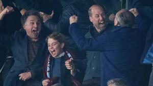 Prinz William und Prinz George sind grosse Fussballfans.