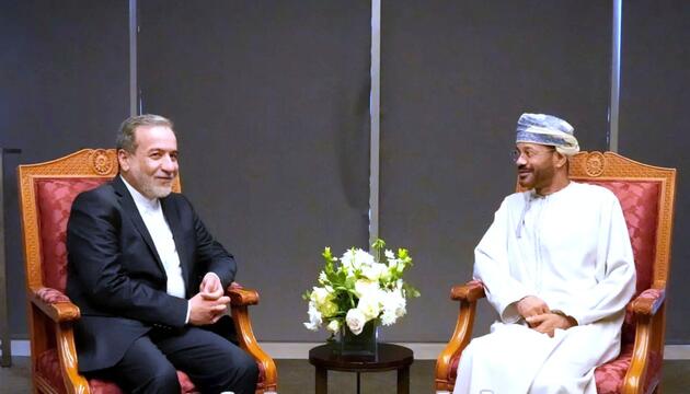 Irans Aussenminister zu Atomgesprächen in Oman