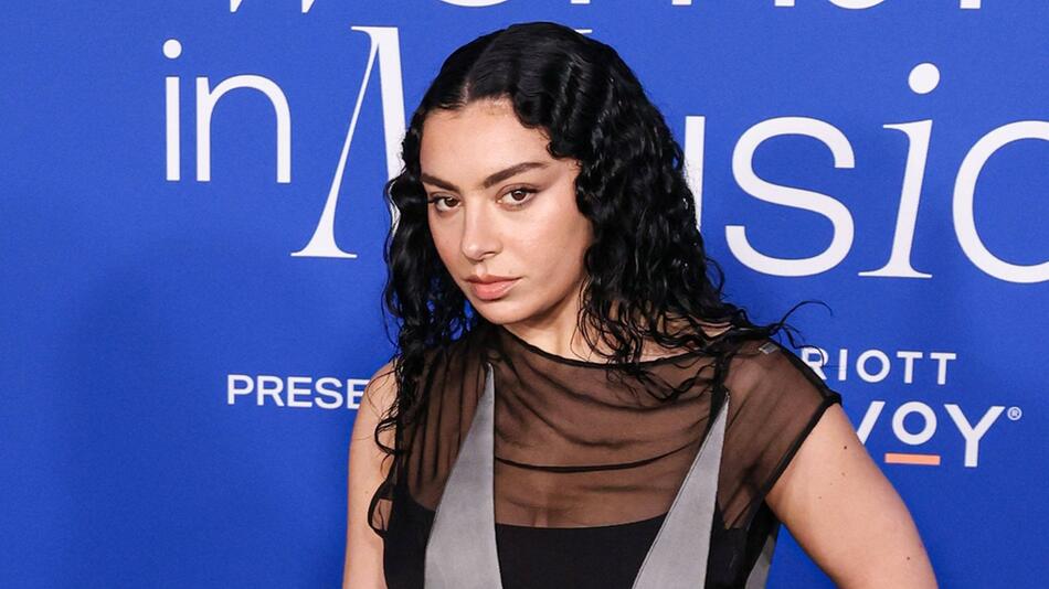 Charli xcx hat ein erfolgreiches Jahr hinter sich.