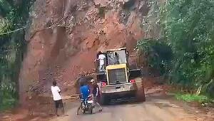 Erdrutsch versperrt Strasse – dann kommt es noch dicker