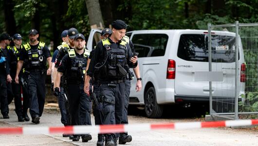 Auto fährt in Menschenmenge - CSD abgebrochen