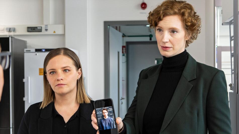 Kommissarin Moormann und Kommissarin Selb