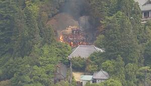 Jahrtausendealte Flamme erloschen: Japanischer Tempel brennt vollständig nieder