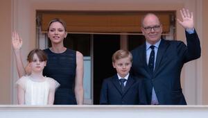 Fürstin Charlène und Fürst Albert mit ihren Zwillingen