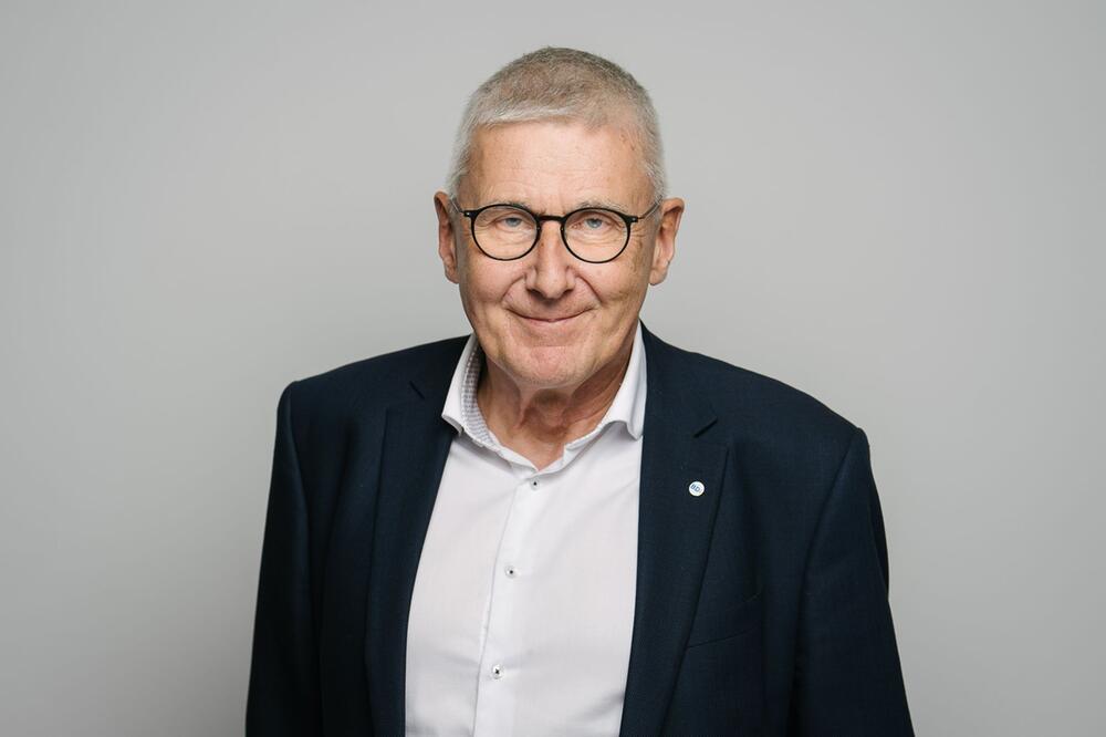 Dr. Ivo Grebe