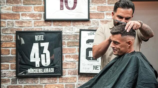 Ivan Elia, Fussballer Friseur