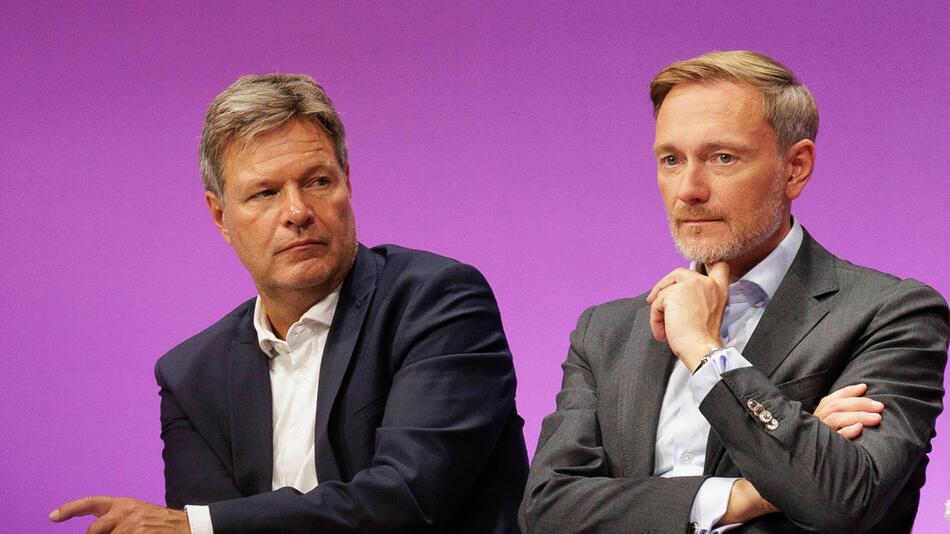 Streiten über die Wirtschaftspolitik: Minister Habeck und Lindner