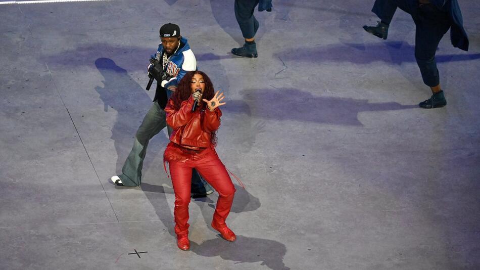 Kendrick Lamar und SZA beim Super Bowl 2025.