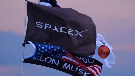 Flaggen: SpaceX, Elon Musk