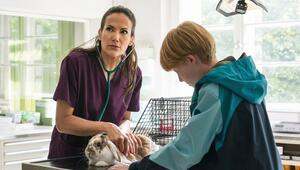 "Zwei Frauen für alle Felle: Neues Glück": Maja Freydank (Bettina Zimmermann, l.) untersucht ...