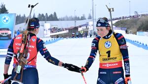 Julia Simon und Justine Braisaz-Bouchet (r)