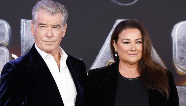 Pierce Brosnan und Keely Shaye Smith vor einigen Jahren auf dem Red Carpet.