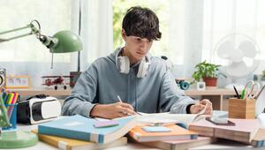 Teenager lernt 