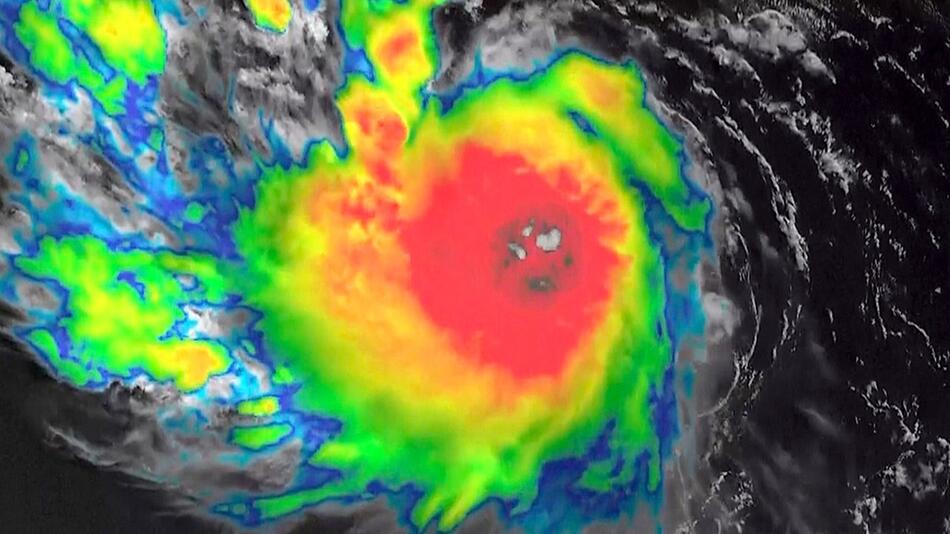Winde von bis zu 255km/h: Hurrikan Erin erreicht höchste Kategorie