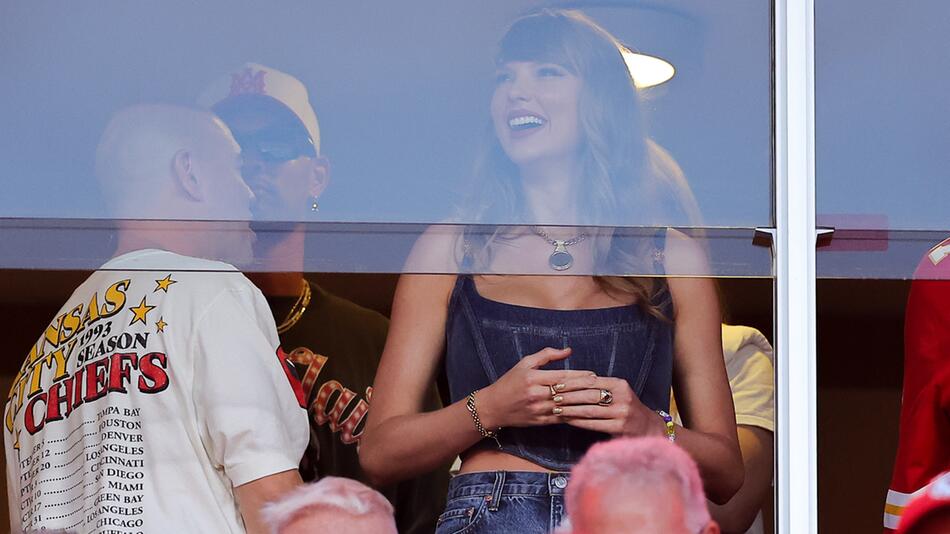 Bei NFL-Besuch: So viel kostete der Schmuck von Taylor Swift