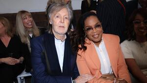 Paul McCartney neben Oprah Winfrey.