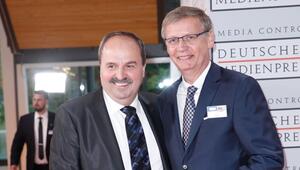 Johann Lafer (l.) und Günther Jauch kennen sich schon lange. Hier sind sie gemeinsam im Jahr ...