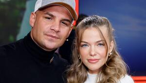 Pietro und Laura verstehen sich im Urlaub blendend.