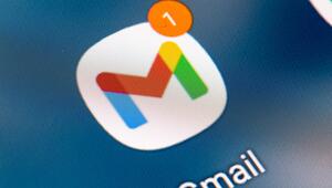 Gmail App auf dem Bildschirm eines Smartphones