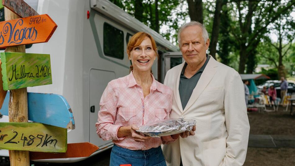 "Familie Bundschuh: Wir machen Camping": Statt einer Auszeit im Hotel erwartet Gundula (Andrea ...