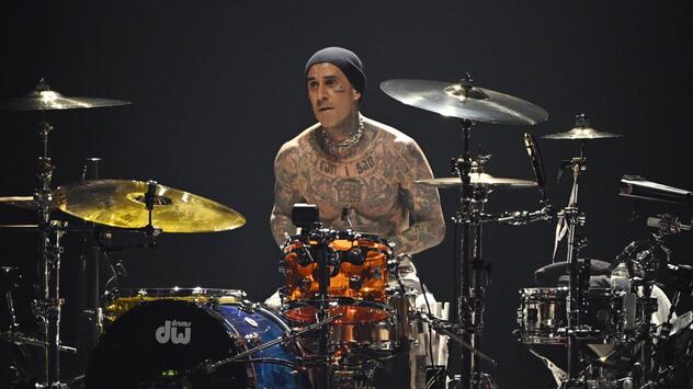 Seit Ende der 1990er tritt Travis Barker mit Blink-182 auf.