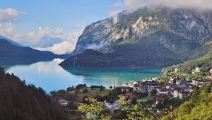 Blick auf den Lago Molveno im Trentino