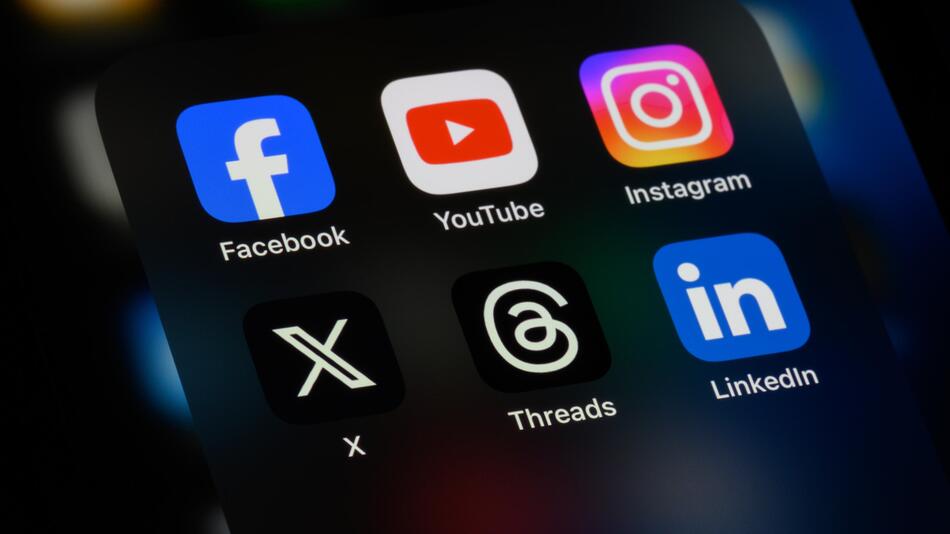 Apps von Facebook und Instagram auf einem Smartphone