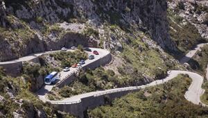 Strasse im Tramuntana-Gebirge auf Mallorca
