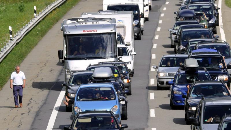 Staus am Gotthard-Tunnel