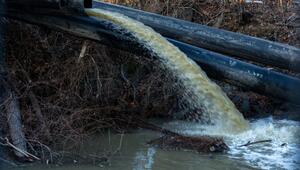 Abwasser im Fluss Potomac