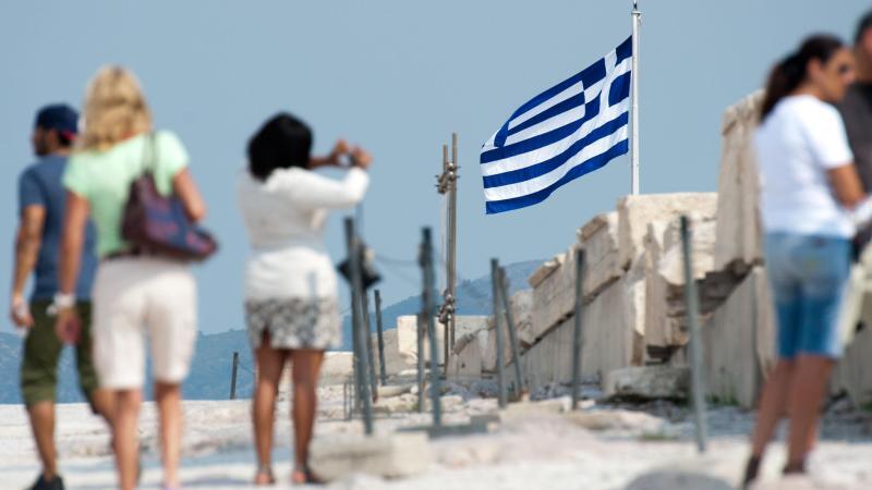 Touristen auf der Akropolis