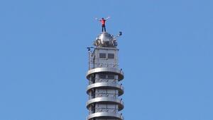 Freeclimber Honnold klettert auf Wolkenkratzer