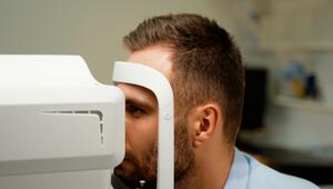 Ihre Augen verraten ihr biologisches Alter