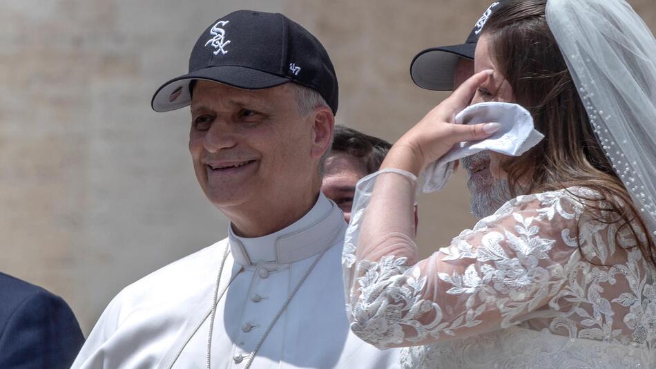 Papst Leo XIV. Baseball-Mütze