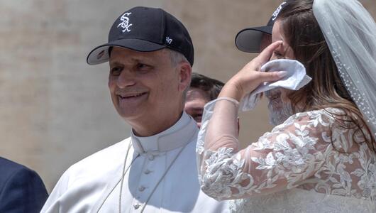Papst Leo XIV. Baseball-Mütze