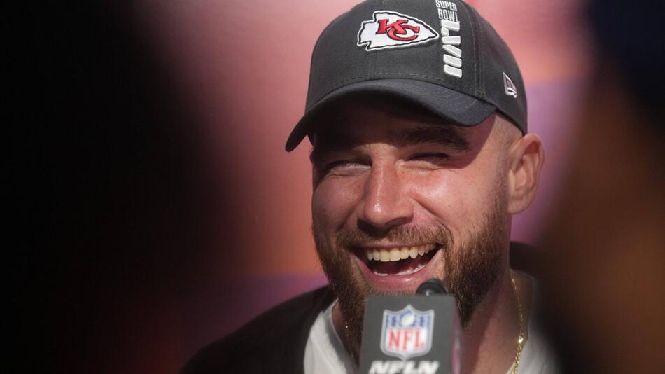 Travis Kelce steht als Tight End bei den Kansas City Chiefs unter Vertrag.