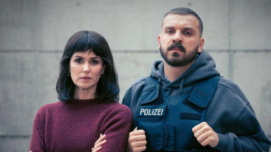 "Tatort: Dunkelheit": Maryam Azadi (Melika Foroutan, l.) und Hamza Kulina (Edin Hasanovic) ...