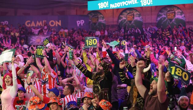 Die Fans bei der Darts-WM sorgen für Diskussionen.