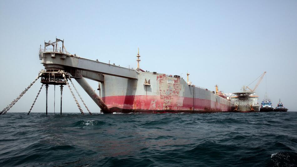 Schrottreifer Tanker mit über 200 Mio Litern Öl vor Jemens Küste