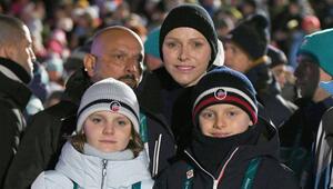 Fürstin Charlène mit den Zwillingen Jacques und Gabriella bei den Olympischen Winterspielen in ...