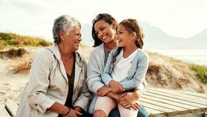 Oma, Mutter und Tochter; drei Generationen