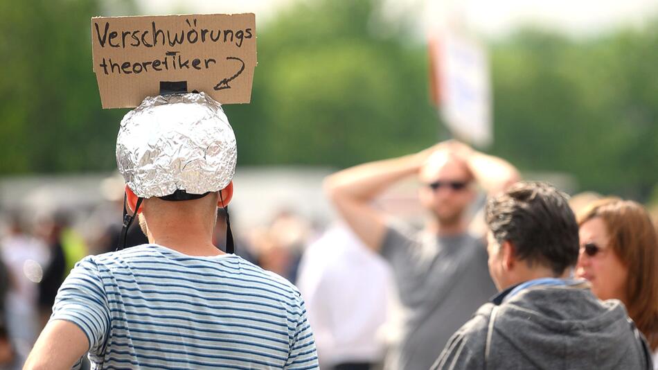 Coronaviurs - Demonstration in Stuttgart