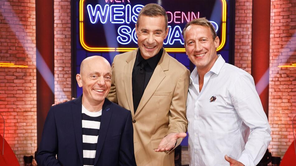 "Wer weiss denn sowas XXL": Moderator Kai Pflaume (M.) und seine Rateteam-Kapitäne Bernhard ...